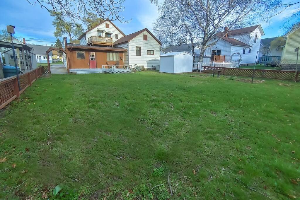 Huge Historic, W/Large Yard & Close To Beach Manistee Exterior foto