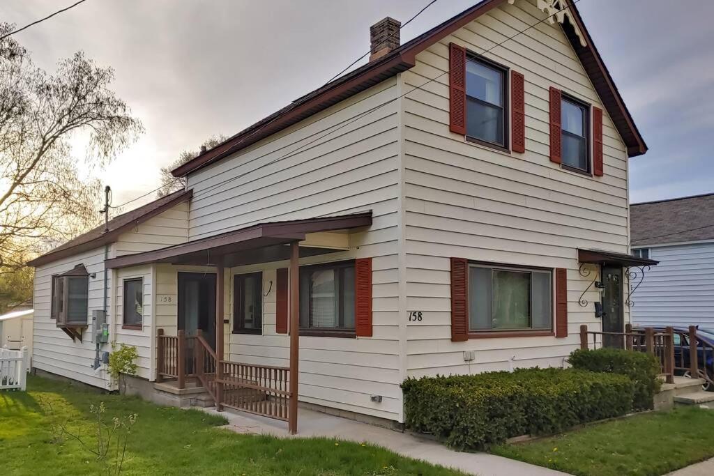 Huge Historic, W/Large Yard & Close To Beach Manistee Exterior foto