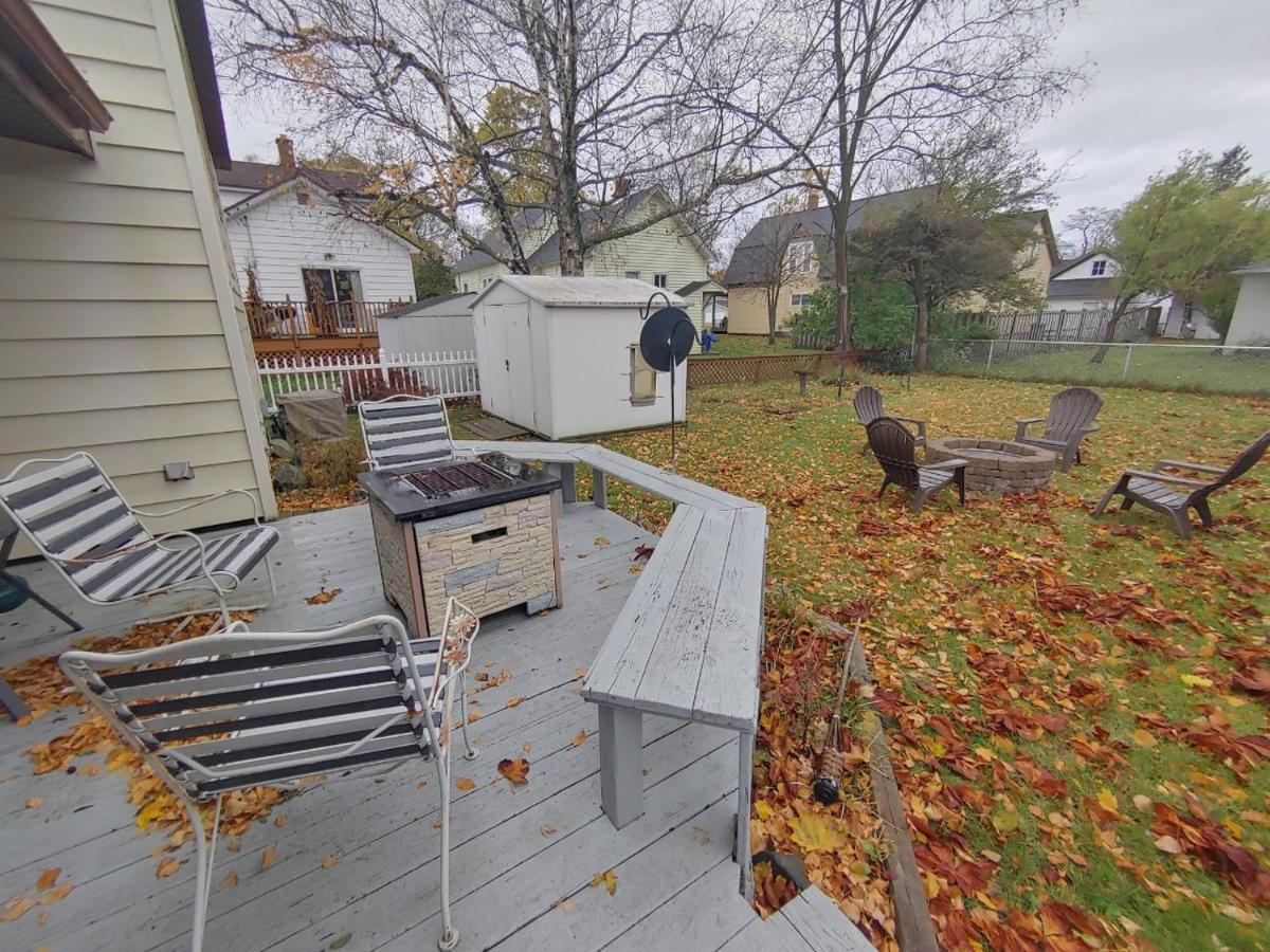 Huge Historic, W/Large Yard & Close To Beach Manistee Exterior foto